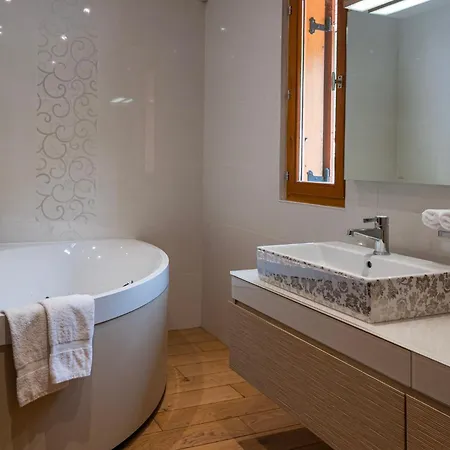 L'ecrin Des Granges Bed and Breakfast 4*