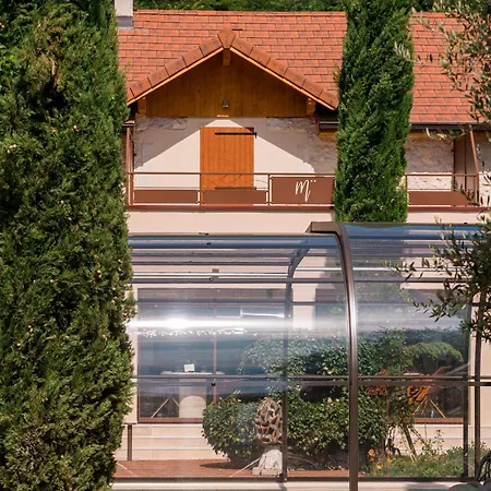 L'ecrin Des Granges Bed and Breakfast 4*